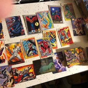 Roughly 600 marvel trading cards from the 80s and 90s !